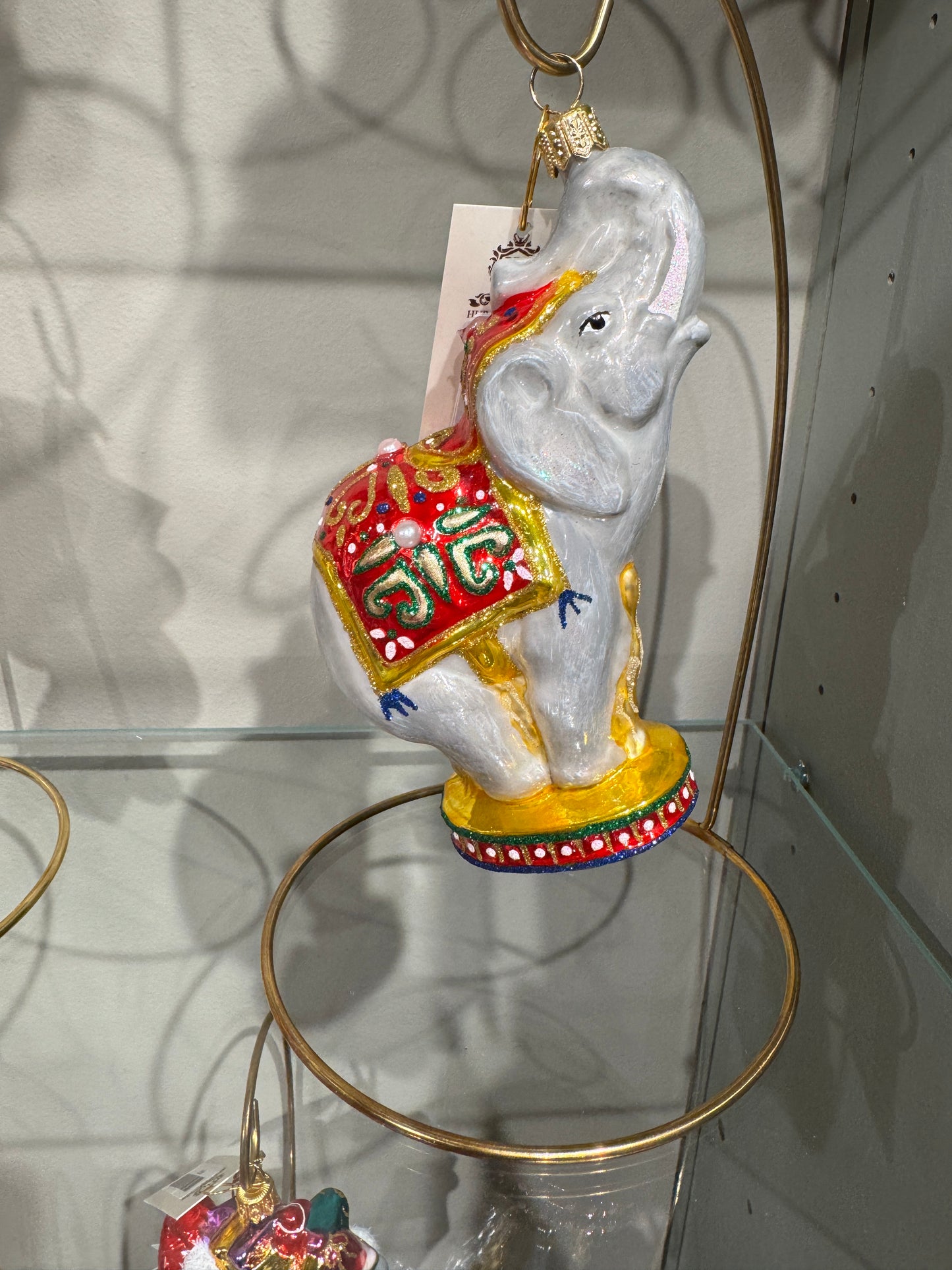 ELEPHANT 16 H