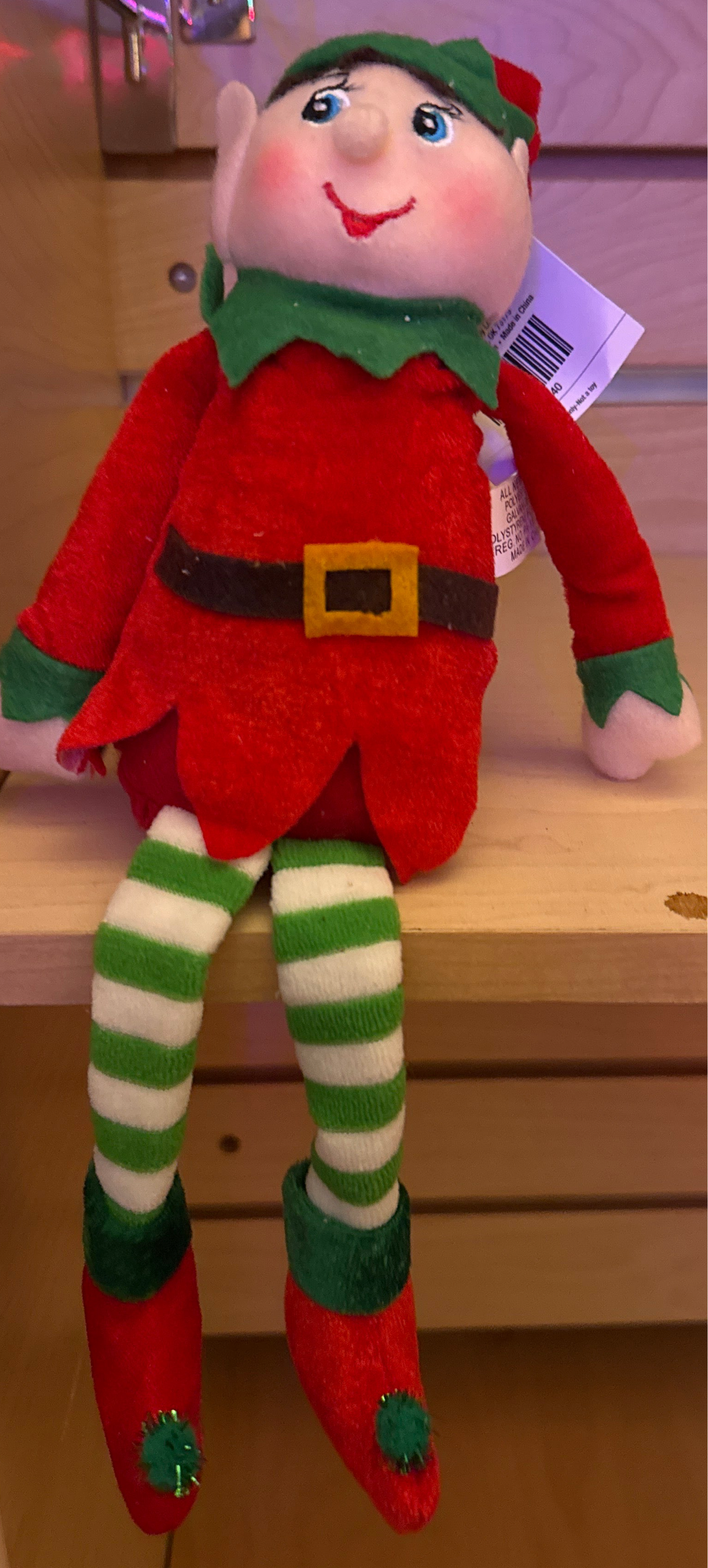 Sitting elf