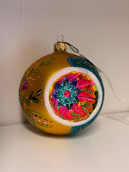 Nostalgia with a pink and blue reflector- 9534900