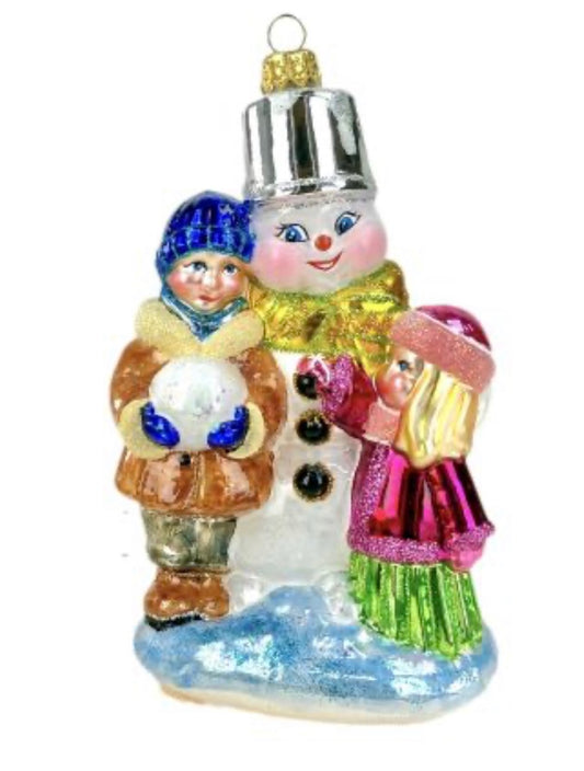Children making a snowman 2799X