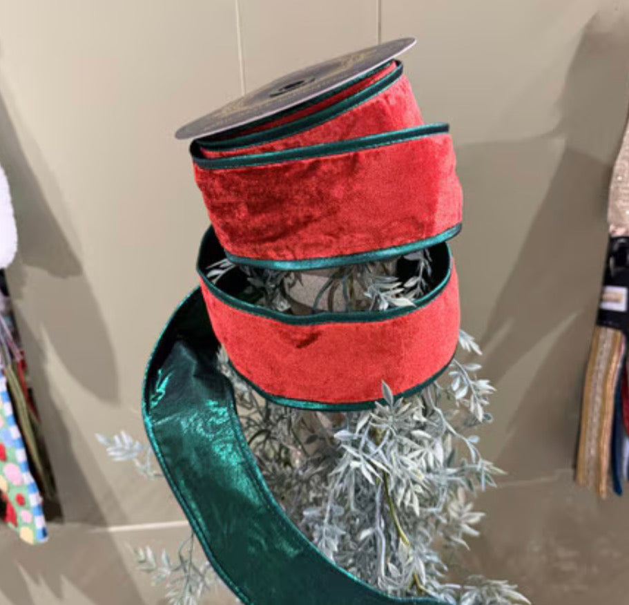 Red Velvet DBL Fused Metallic Dupion Green Piping 2.5x10yd