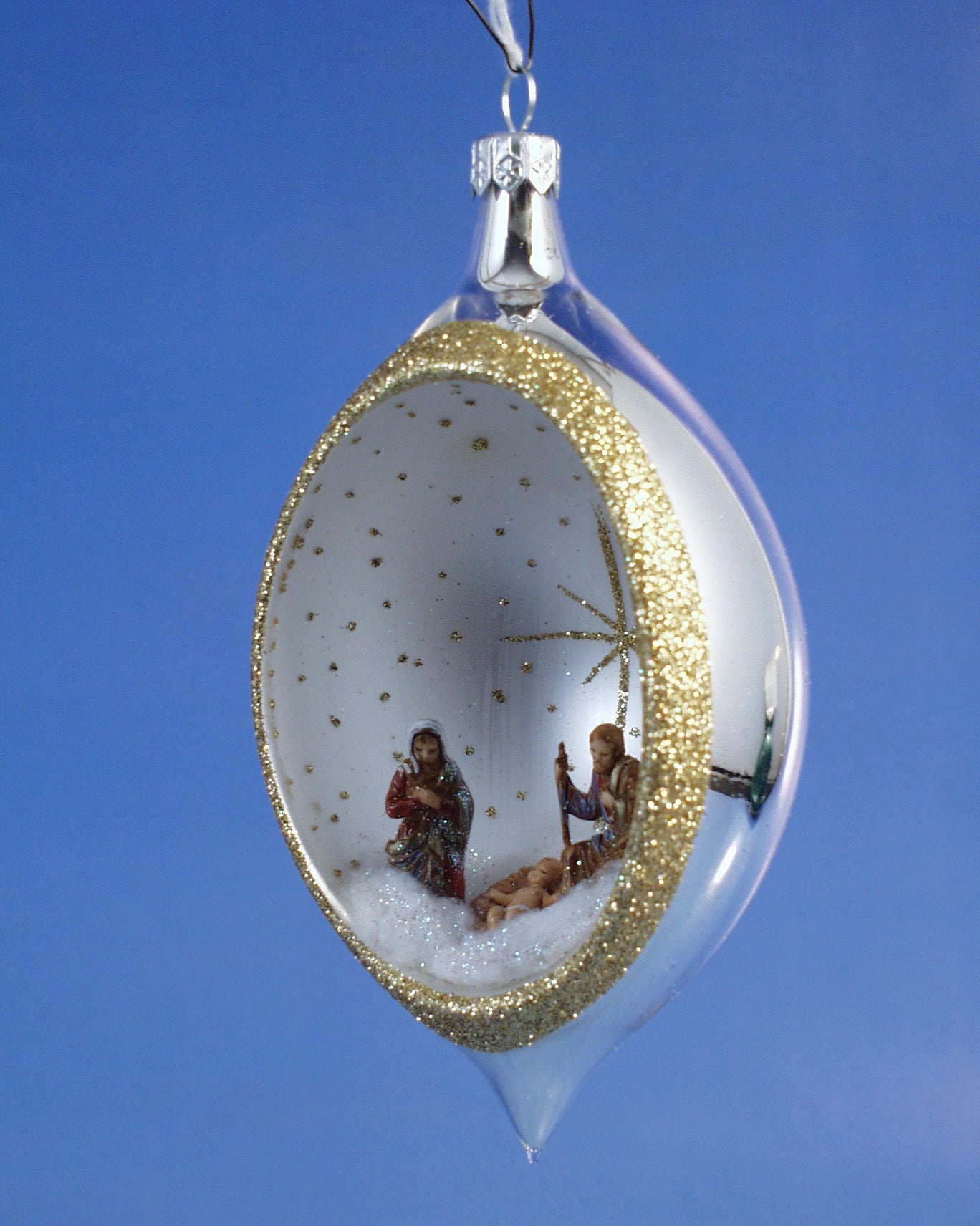 De Carlini Tear Drop Nativity Ornament